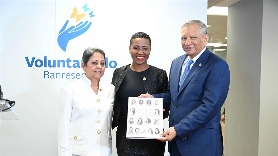 El Voluntariado Banreservas pone en circulaci&oacute;n en Madrid el libro "Historias de vida"