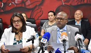 CMD confirma aplicaci&oacute;n del aumento salarial del 5 % para m&eacute;dicos, partida acordada en 2024