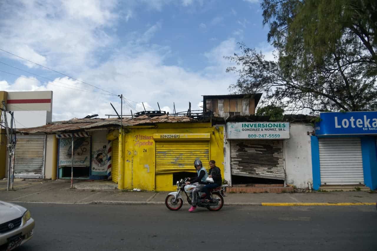 Varios establecimientos comerciales en Bella Vista afectados por el incendio.
