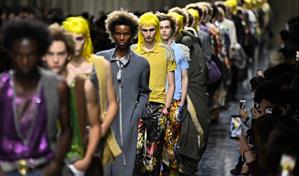 Anderson reinventa los cl&aacute;sicos de Dior con toques punk en la Semana de la Moda Masculina