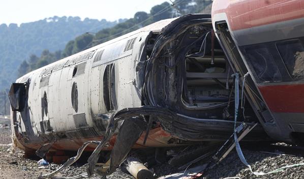 Se elevan a 43 los muertos en el accidente ferroviario del sur de Espa&ntilde;a