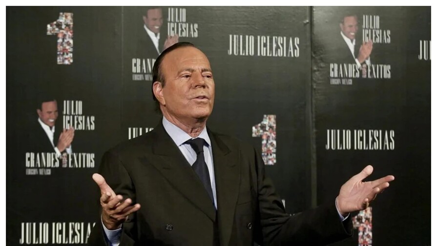 Univision estaría negociando retractarse de acusaciones contra Julio Iglesias para evitar demanda Univision estaría negociando retractarse de acusaciones contra Julio Iglesias para evitar demanda