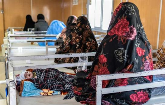 En Afganist&aacute;n, un hospital es la &uacute;ltima esperanza para madres de ni&ntilde;os con desnutrici&oacute;n