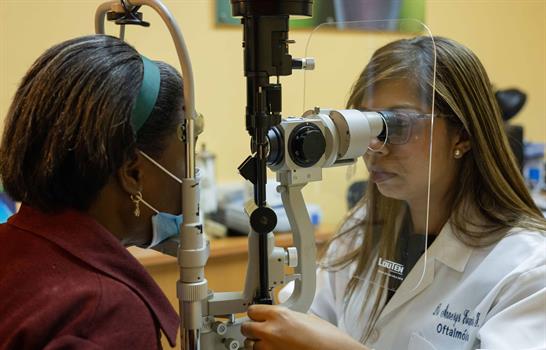 Accidentes de tr&aacute;nsito y ri&ntilde;as lideran las causas de traumas oculares en RD