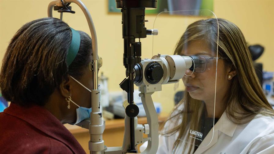 Accidentes de tr&aacute;nsito y ri&ntilde;as lideran las causas de traumas oculares en RD