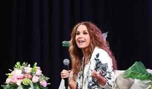 La mexicana Lucero celebra 46 a&ntilde;os en los escenarios con un viaje musical a sus inicios