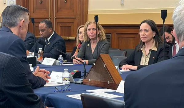 Mar&iacute;a Corina Machado dice que su principal objetivo ahora es regresar a Venezuela