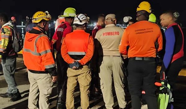 Muere conductor de cami&oacute;n tras perder el control y caer al r&iacute;o Ozama