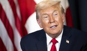 Trump amenaza al New York Times tras la publicaci&oacute;n de un sondeo desfavorable