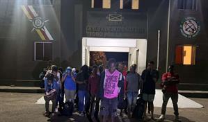 Ej&eacute;rcito detiene a presunto traficante de indocumentados y a 21 haitianos irregulares en Dajab&oacute;n