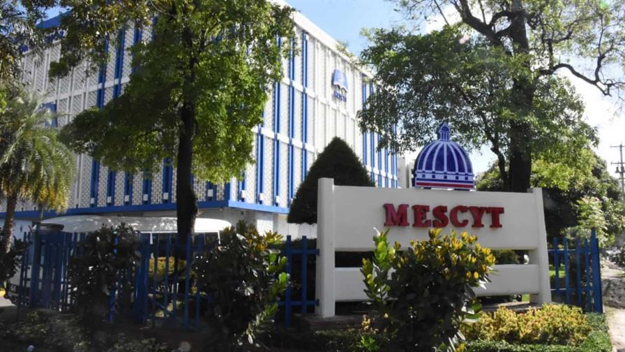 Becas MESCyT: 44,399 razones para creer en el futuro Becas MESCyT: 44,399 razones para creer en el futuro