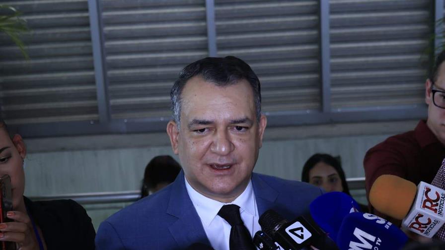 El presidente de la JCE advierte portadores de c&eacute;dula falsa van a caer presos si van a renovarla