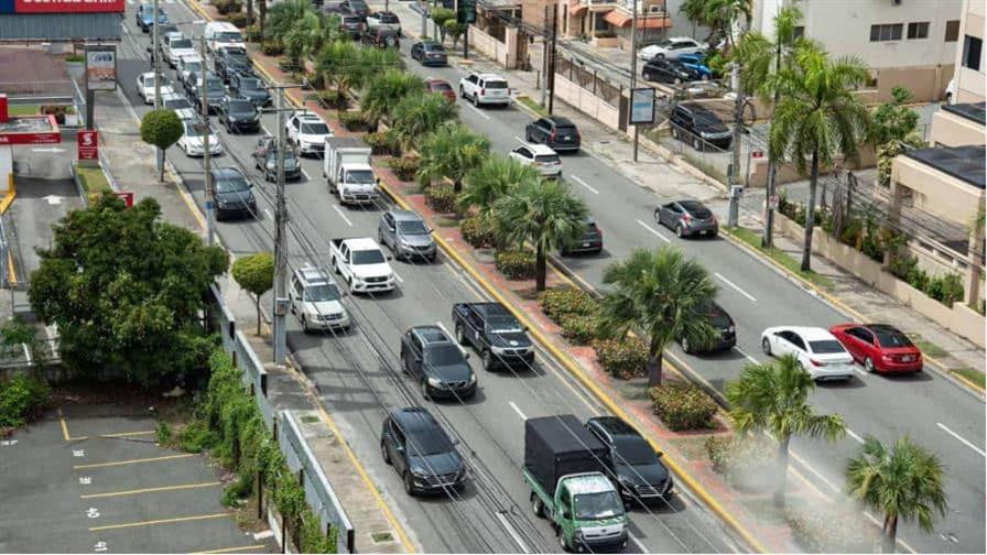 Rep&uacute;blica Dominicana compr&oacute; menos veh&iacute;culos; la importaci&oacute;n cay&oacute; 2.72 % en el 2025