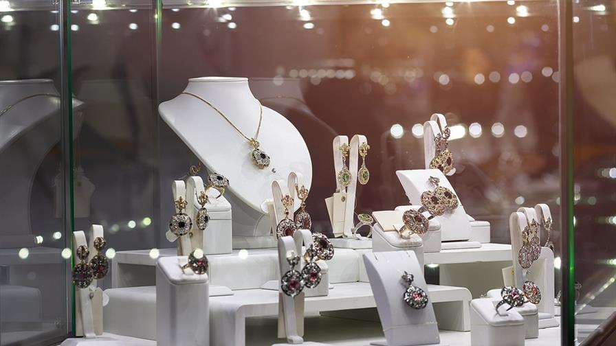 Permiten autodeportaci&oacute;n de sospechoso del mayor robo de joyas en EE. UU., evitando juicio federal