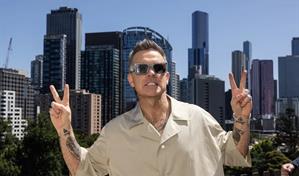 Robbie Williams hace historia al alcanzar el r&eacute;cord de &aacute;lbumes n&uacute;mero uno en Reino Unido