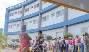 Buscan prohibir la entrada a mujeres extranjeras con m&aacute;s de seis meses de embarazo