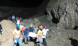 Tras 12 horas, recuperan cad&aacute;ver de trabajador sepultado tras derrumbe de mina en Nigua