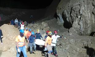 Tras 12 horas, recuperan cad&aacute;ver de trabajador sepultado por derrumbe de mina en Nigua