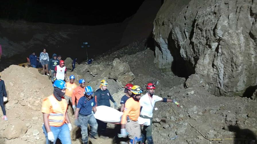 Tras 12 horas, recuperan cad&aacute;ver de trabajador sepultado por derrumbe de mina en Nigua
