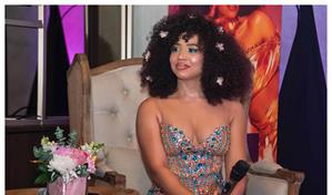 Allanan por error casa de la urbana Chelsy Bautista; denuncia supuesto robo de joyas