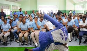 Inefi impulsa el desarrollo del Sur con remozamiento de canchas y programas deportivos