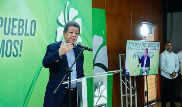 Leonel Fern&aacute;ndez arremete contra el PRM por el alto costo de la vida y el esc&aacute;ndalo de Senasa