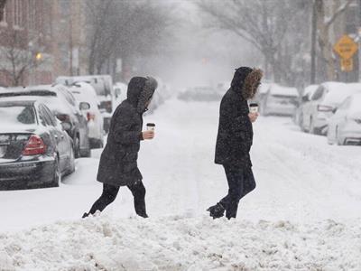 Tormenta de nieve  y hielo azota a EE. UU.; obliga a cerrar oficinas