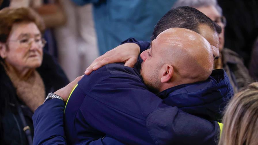 La zona cero del accidente ferroviario en sur de Espa&ntilde;a se vuelca en funeral por las v&iacute;ctimas