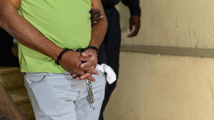 Extraditan a EE. UU. dominicano acusado de asalto armado con intenci&oacute;n de asesinato