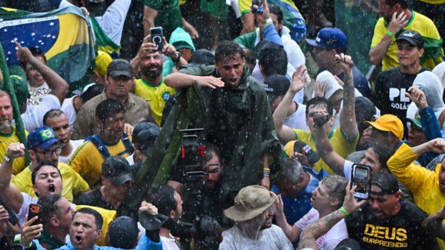 Ocho personas en condiciones inestables por rayo que cayó cerca de seguidores de Bolsonaro en Brasil Ocho personas en condiciones inestables por rayo que cayó cerca de seguidores de Bolsonaro en Brasil