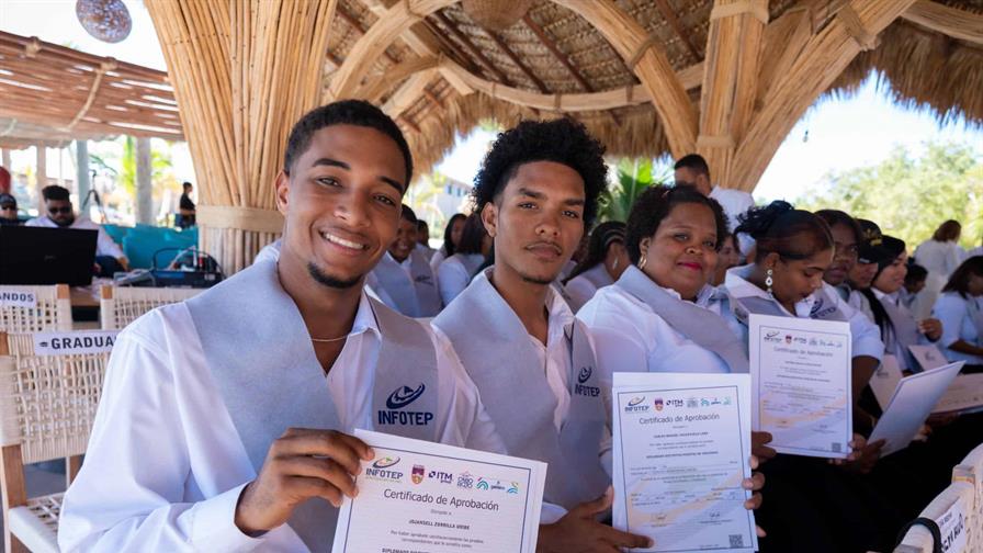 Infotep grad&uacute;a a 63 participantes del primer Diplomado Distintivo del Puerto de Cruceros Cabo Rojo