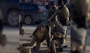 Videos muestran al hombre muerto en Mine&aacute;polis defendiendo a personas de agentes federales