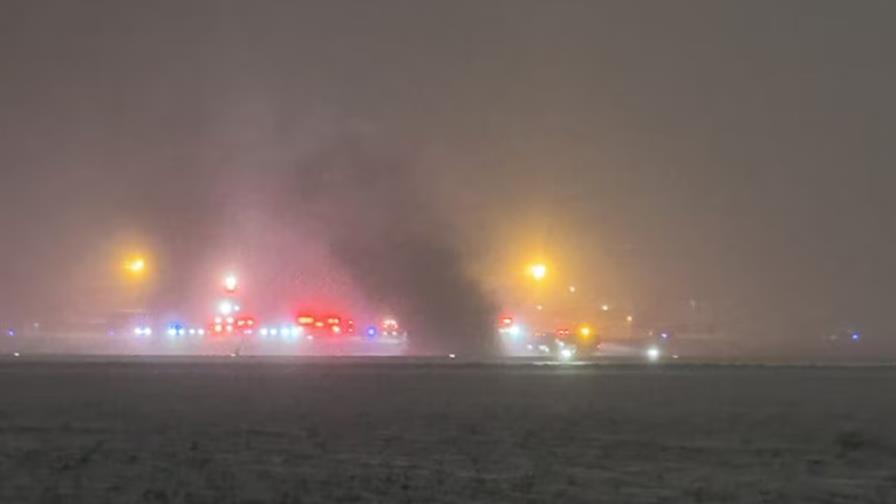 Un avión privado con ocho personas a bordo se estrella en un aeropuerto de Maine Un avión privado con ocho personas a bordo se estrella en un aeropuerto de Maine