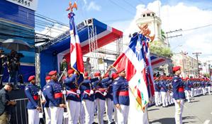 Desfile patri&oacute;tico recuerda legado de Duarte en su 213 aniversario