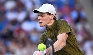 Sinner se mantiene en liza por una tercera corona en Melbourne, Keys pierde el trono