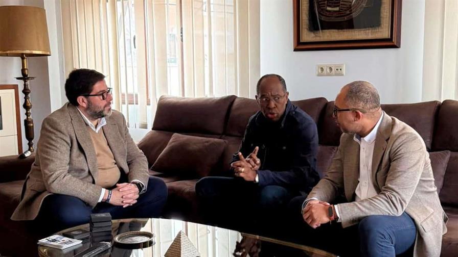 El viceministro de Turismo de RD visita &Aacute;vila tras su participaci&oacute;n en Fitur