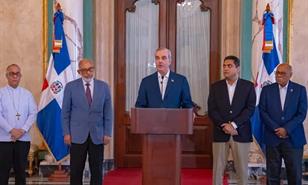 Abinader designa comisi&oacute;n de veedur&iacute;a que supervisar&aacute; ejecuci&oacute;n de obras deportivas