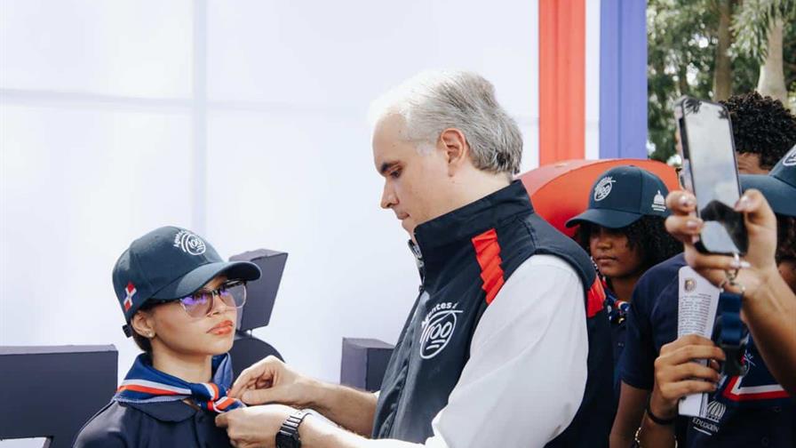 Agentes al 100 del Minerd realizan jornada c&iacute;vica nacional por natalicio de Juan Pablo Duarte