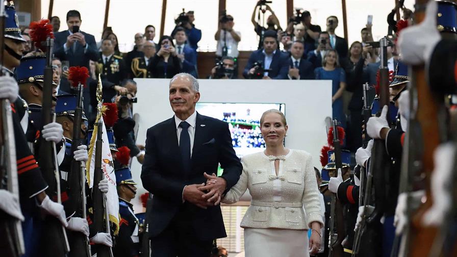 Asfura, respaldado por Trump, jura como presidente de Honduras