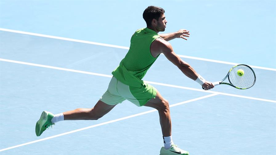 Hasta 45 grados amenazan a Alcaraz y De Mi&ntilde;aur y ponen en jaque al Abierto de Australia