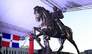 Duarte a caballo: develan primera estatua ecuestre del pr&oacute;cer que evoca liderazgo y vocaci&oacute;n militar
