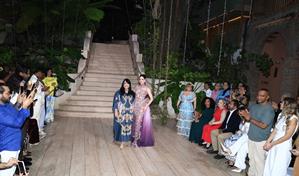 F&aacute;tima Bosch y Giannina Azar unen moda y conciencia social en desfile a favor del autismo