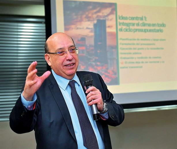 William Gilles: el derecho frente a la revolución digital: adaptar las normas a la era de los datos William Gilles: el derecho frente a la revolución digital: adaptar las normas a la era de los datos