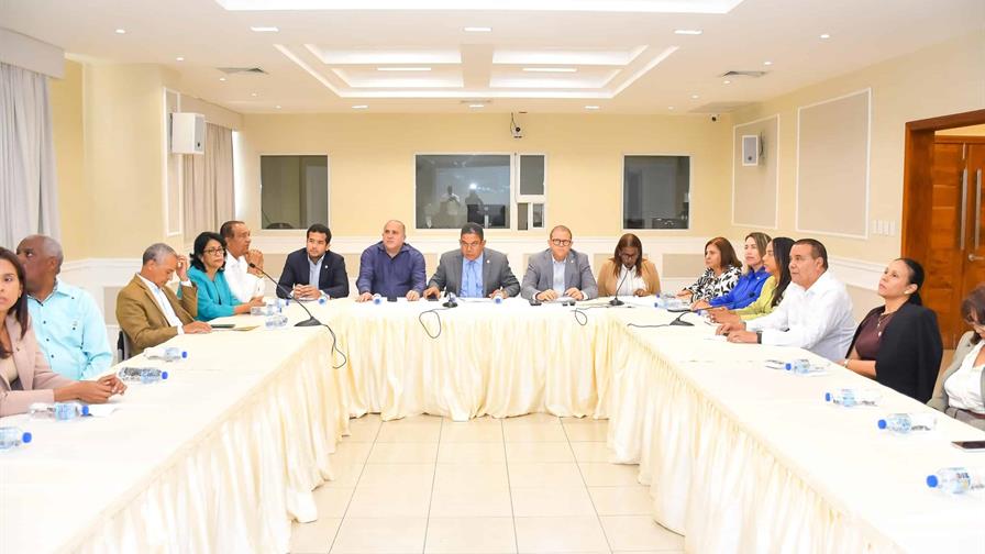 La reforma a la Seguridad Social no arranca y el Gobierno se mantiene ausente del debate