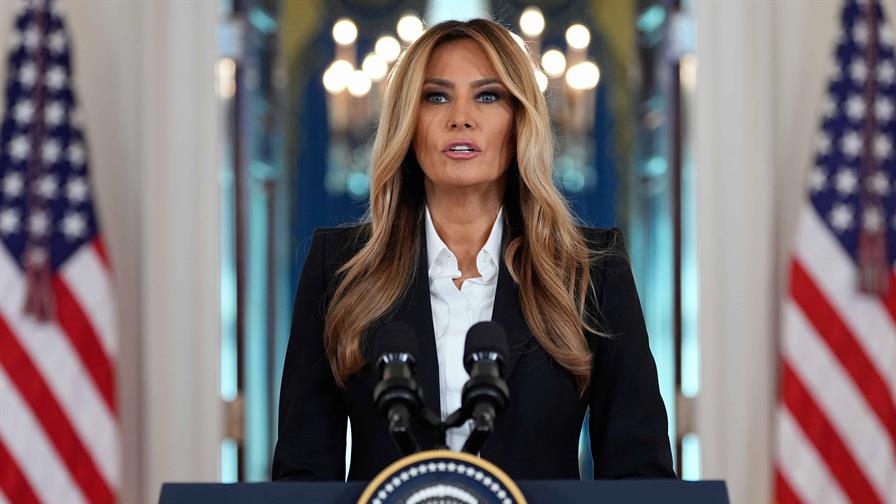 Melania Trump pide unidad y protestas en paz para rebajar la tensión en Mineápolis Melania Trump pide unidad y protestas en paz para rebajar la tensión en Mineápolis