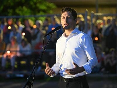 Alcalde de Mineápolis anuncia salida de algunos agentes de inmigración