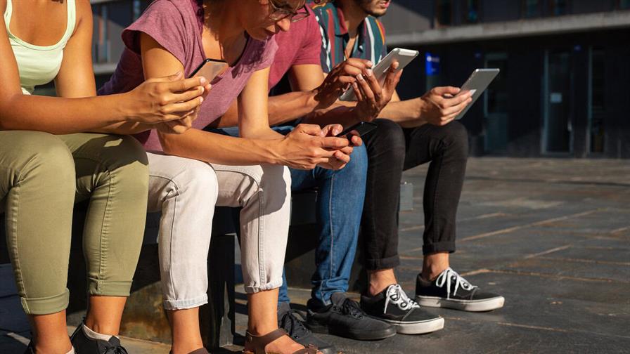 La UE apoya proyecto de Francia de prohibir las redes sociales a menores de 15 años La UE apoya proyecto de Francia de prohibir las redes sociales a menores de 15 años