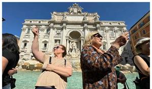 Acercarse a la Fontana di Trevi ser&aacute; de pago desde el lunes y tendr&aacute; cercado desmontable