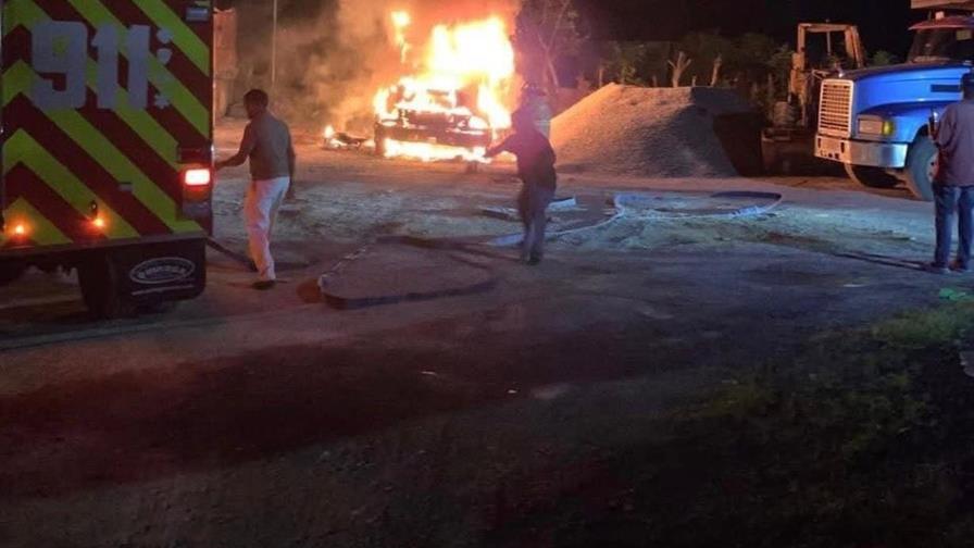 Cami&oacute;n se incendia en la carretera Hato Mayor – El Seibo
