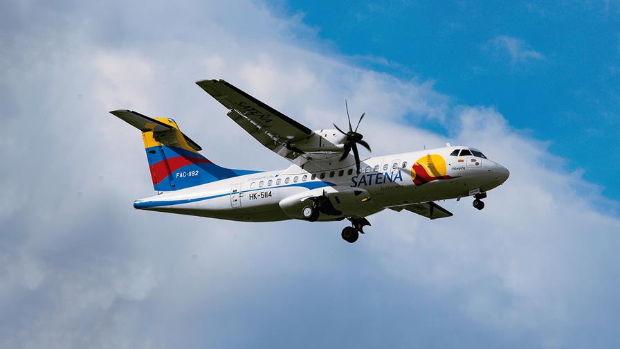 Avi&oacute;n con 15 personas a bordo desaparece en Colombia 